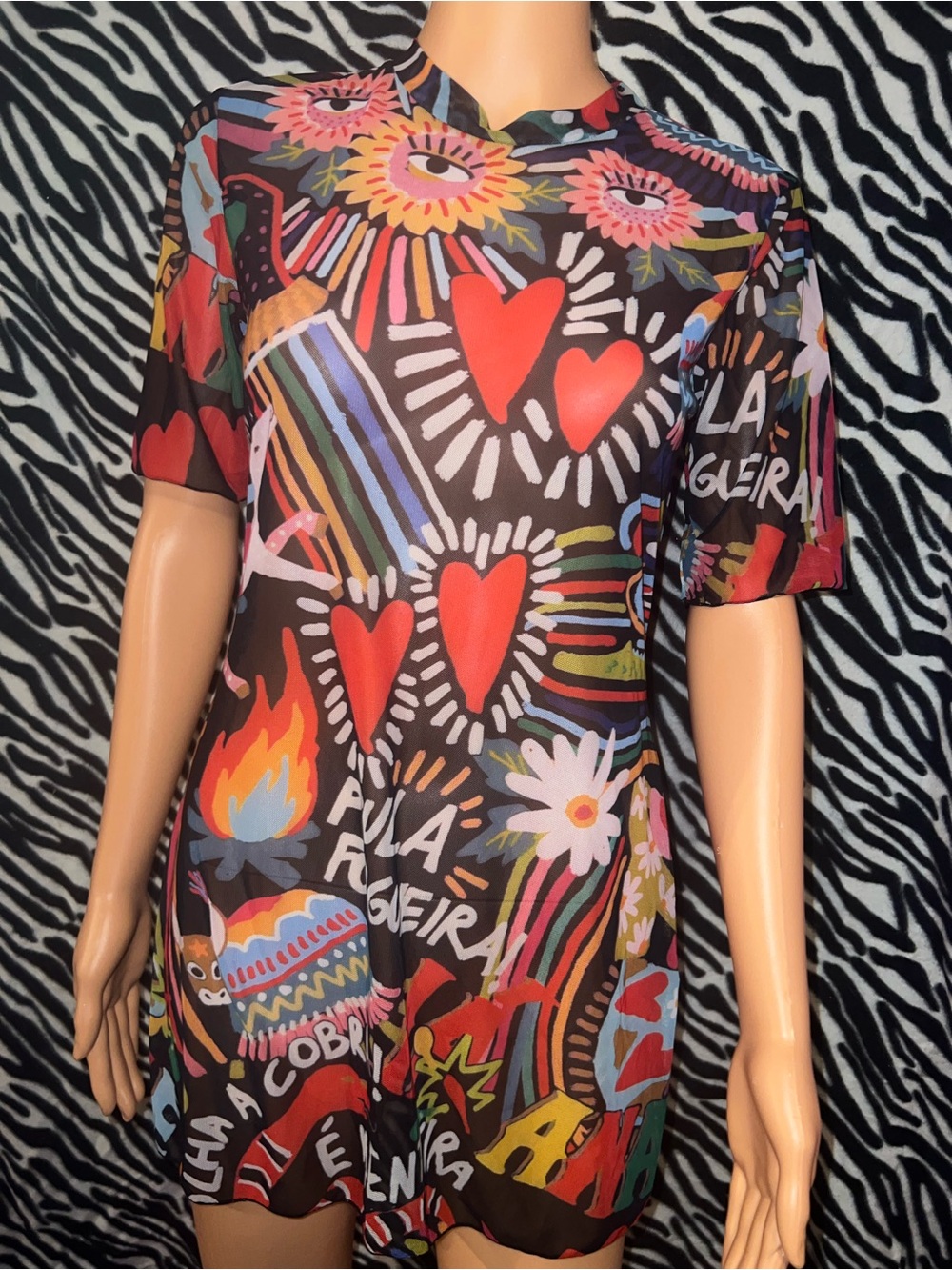 FARM Rio Black Multicolor Graphic Heart Short Sleeve Top